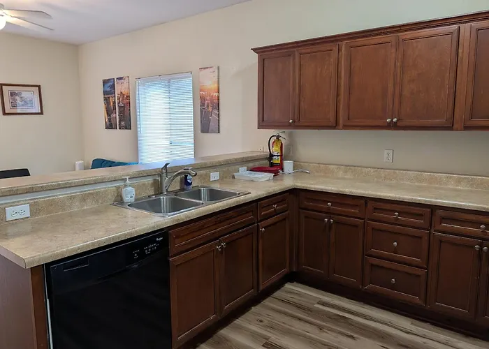 3br-3ba Crew Apartment, Tv Rooms, Fsu, Airport & I-10, Apartment *
