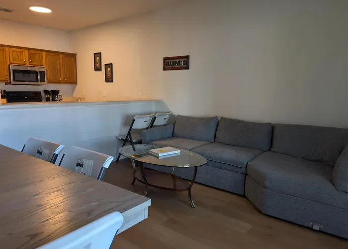 3br-3ba Crew Apartment, Tv Rooms, Fsu, Airport & I-10,