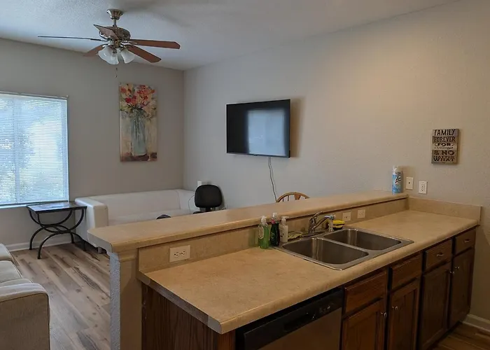 3br-3ba Crew Apartment, Tv Rooms, Fsu, Airport & I-10, Apartment