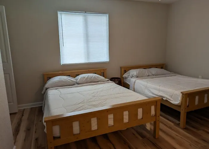 3br-3ba Crew Apartment, Tv Rooms, Fsu, Airport & I-10, Apartment *