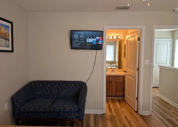 3br-3ba Crew Apartment, Tv Rooms, Fsu, Airport & I-10, Tallahassee